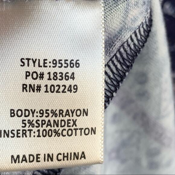 Stitch Fix Skies are Blue NWT Floral Print Wren Knit Dress, Navy Combo Size S - Picture 6 of 9